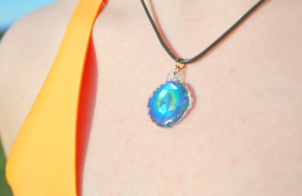 Holographic Ender Eye Necklace